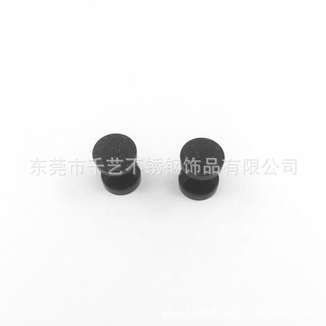 千藝飾品 不銹鋼單面磨砂圓餅杠鈴耳環(huán)歐美簡約耳釘外貿(mào)熱銷耳飾